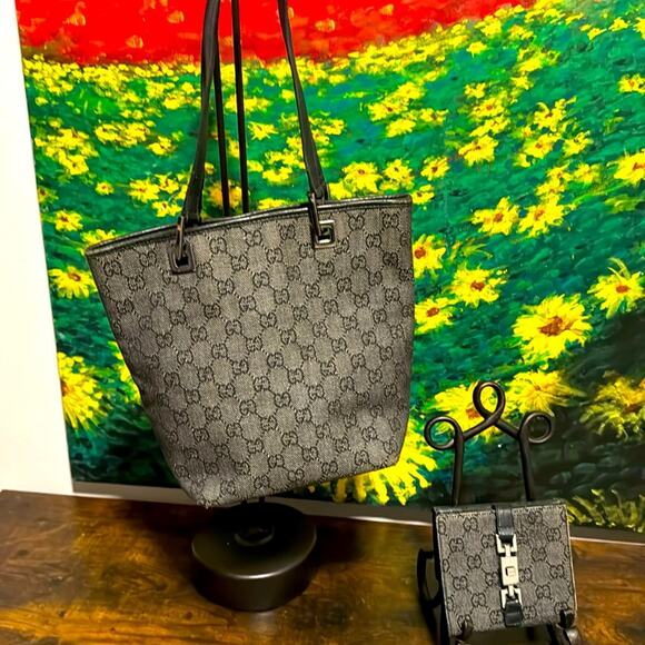 9/10 Gucci GG Denim Monogram Tote Bag FREE Denim Gucci Wallet - Picture 1 of 11